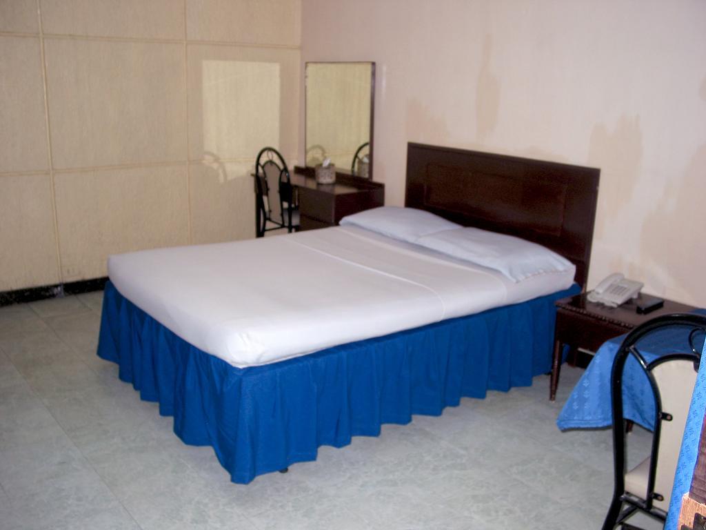 Crosswinds Ocean Hotel Paranaque City Δωμάτιο φωτογραφία